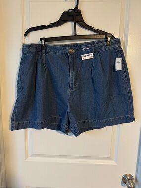 Old Navy Blue Denim Pleated Chino Shorts